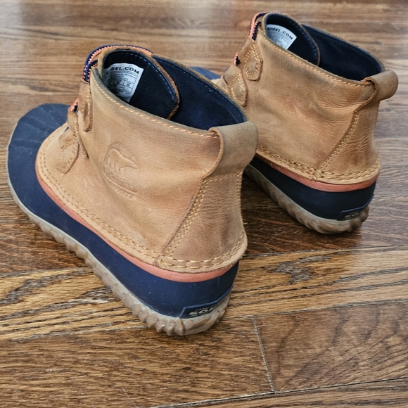 Sorel Out N About Boots Size 8 - Picture 2 of 6